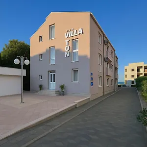 Toni Sveti Filip i Jakov