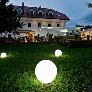 **** krevet i doručak Dvor Tacen Slovenia